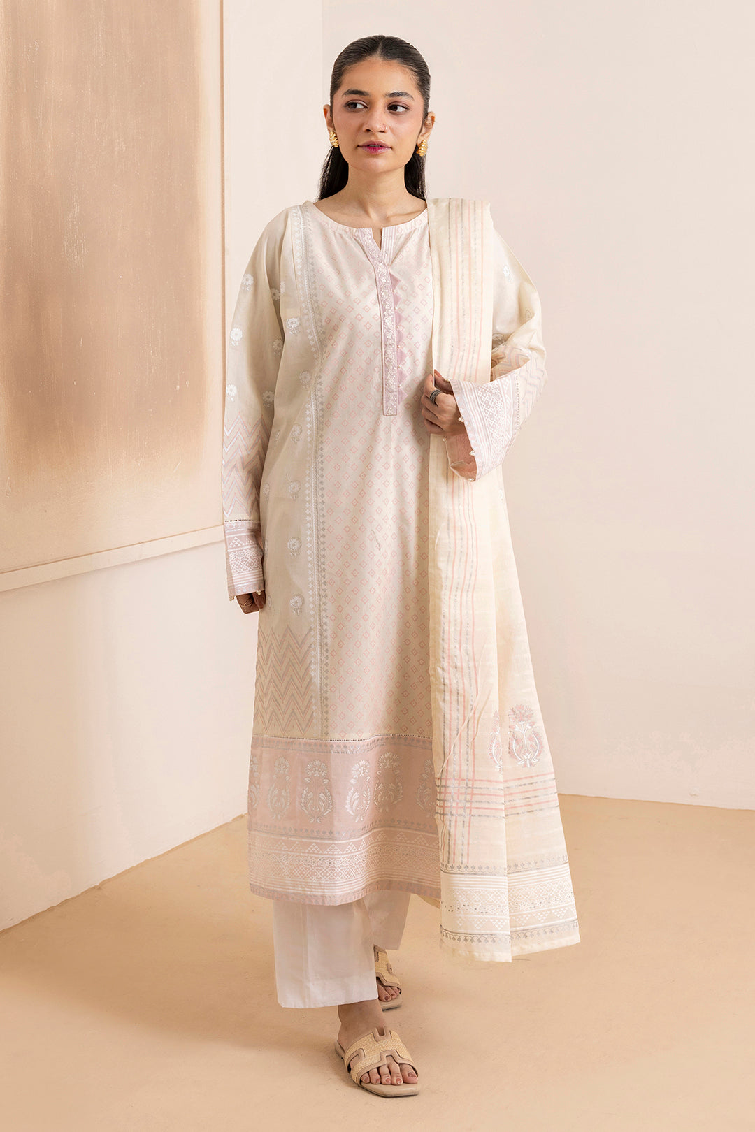 Embroidered Kurta Dupatta - 0656
