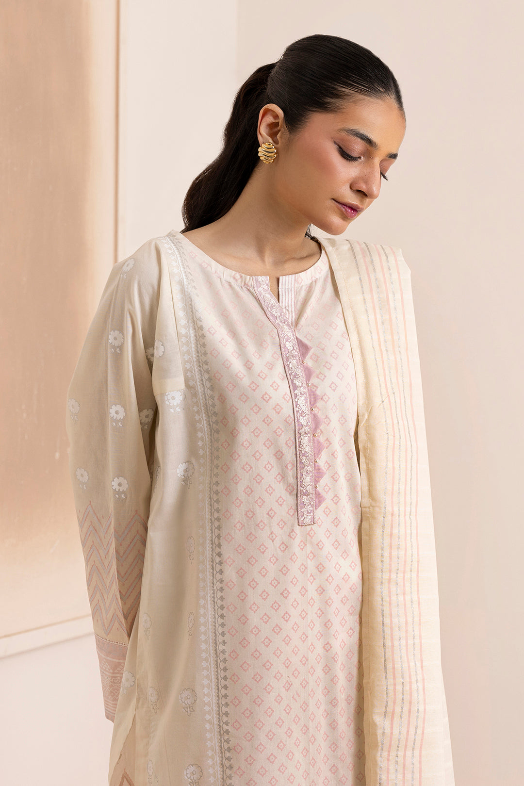 Embroidered Kurta Dupatta - 0656