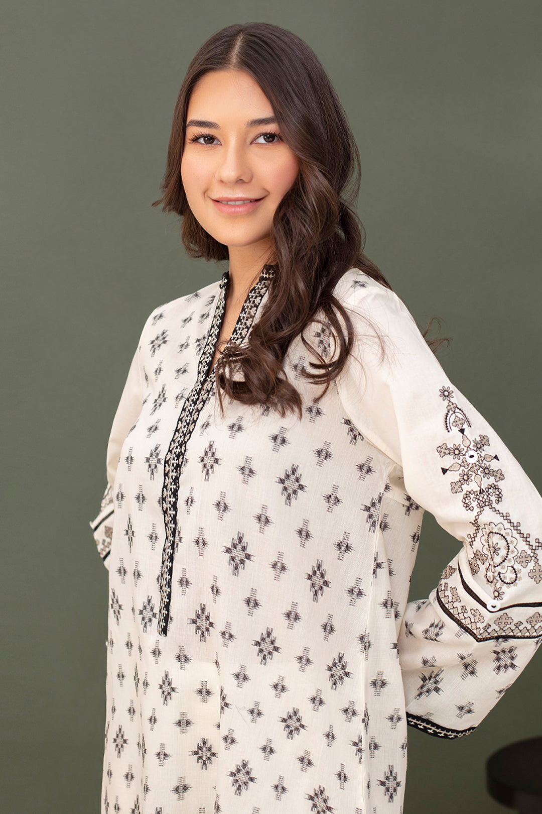 Embroidered Kurta Trouser - 1247