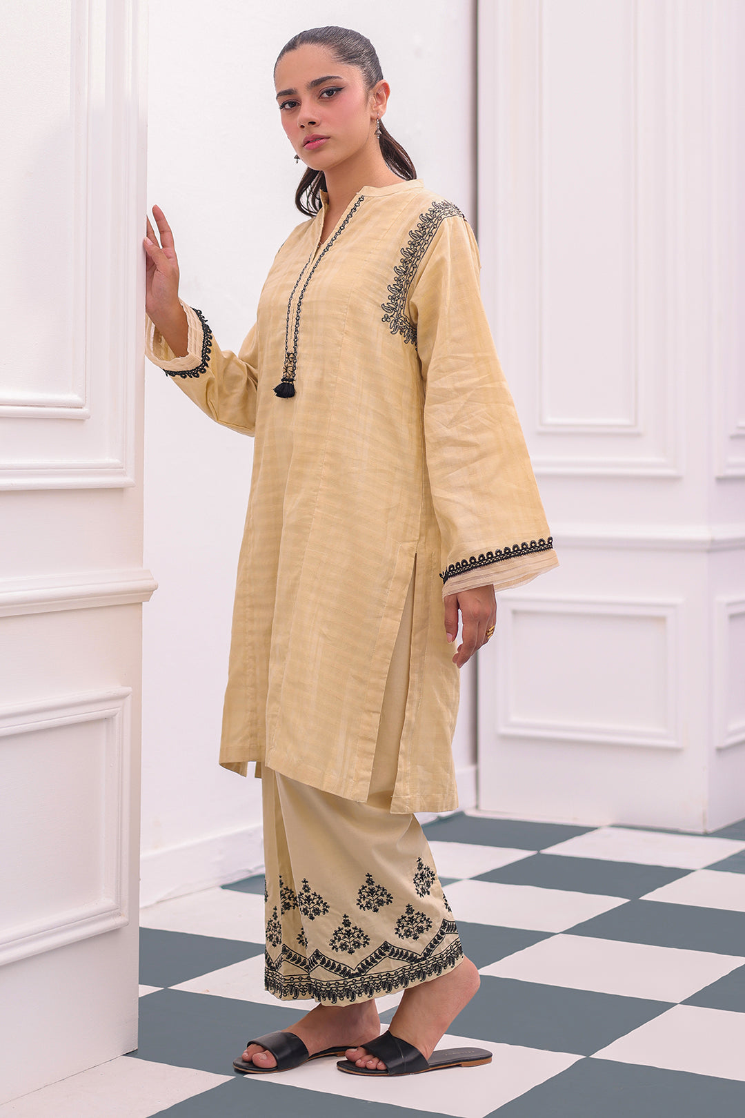 Embroidered Kurta Trouser - 1264