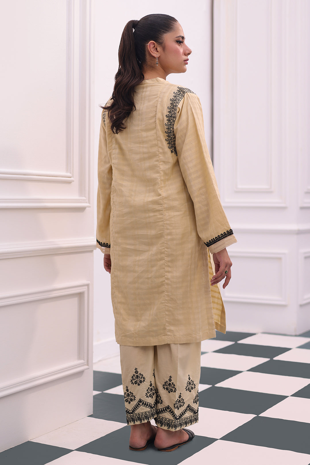 Embroidered Kurta Trouser - 1264