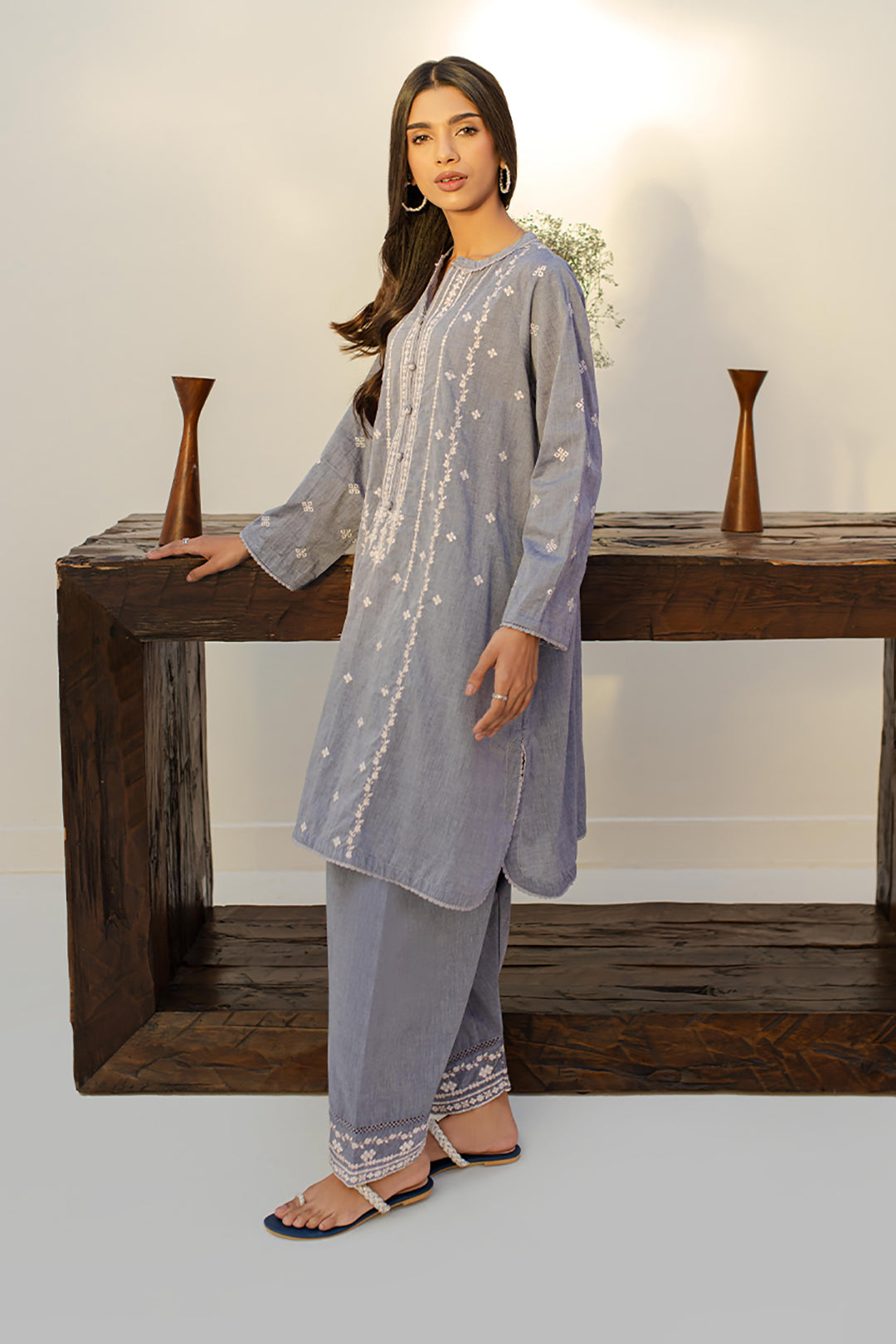 Embroidered Kurta Trouser - 1280