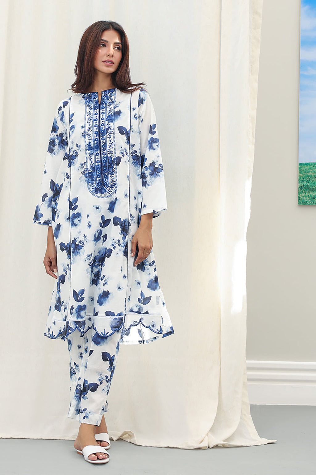 Embroidered Kurta Trouser - 1322