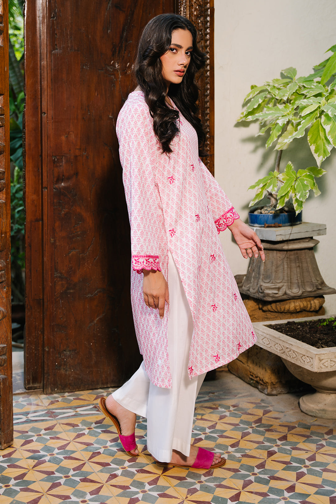 Embroidered Kurta - 2899