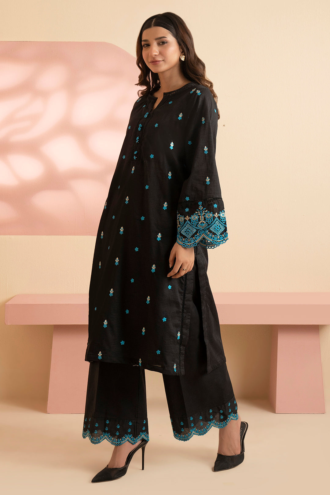 Embroidered Kurta Trouser - 3319