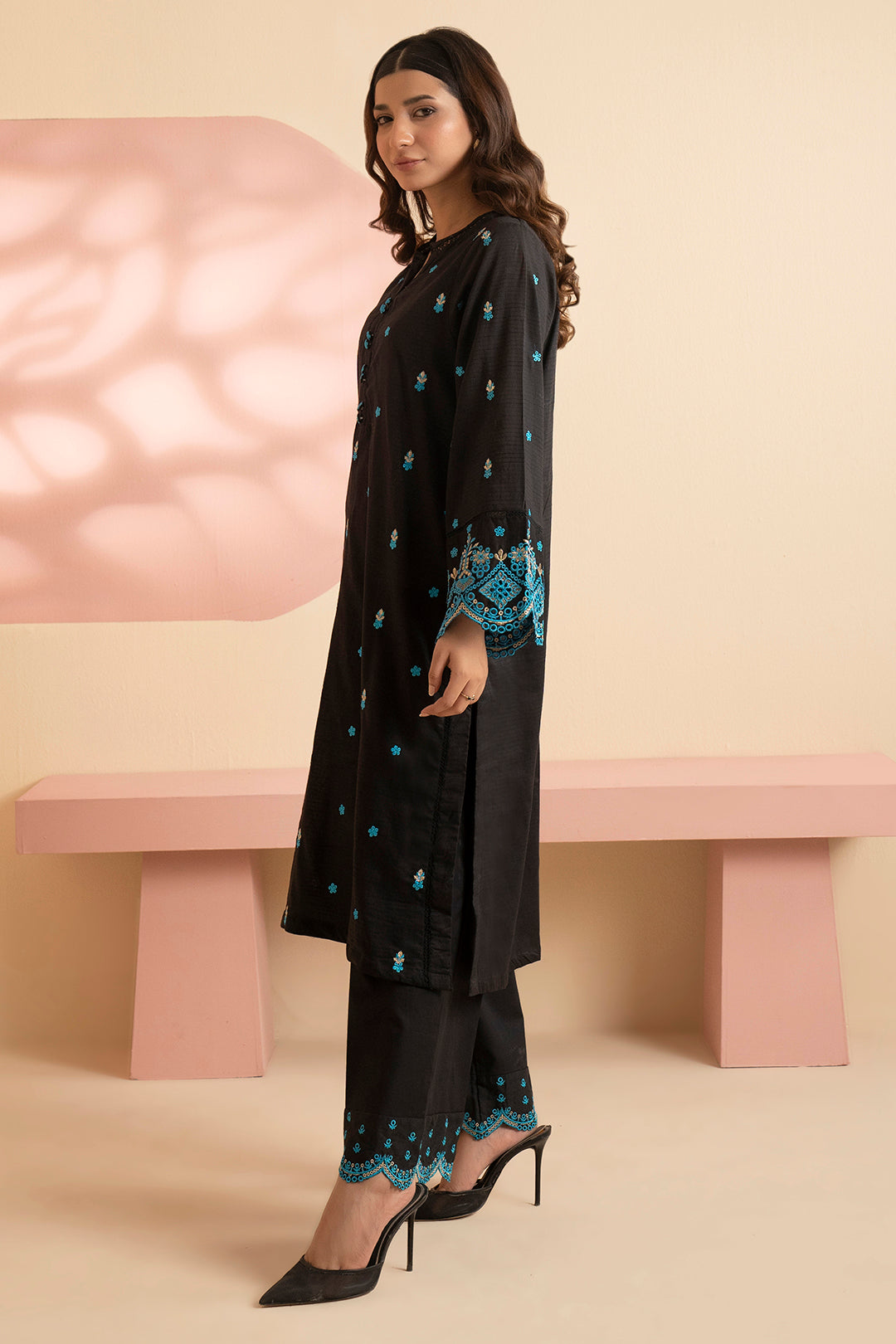 Embroidered Kurta Trouser - 3319