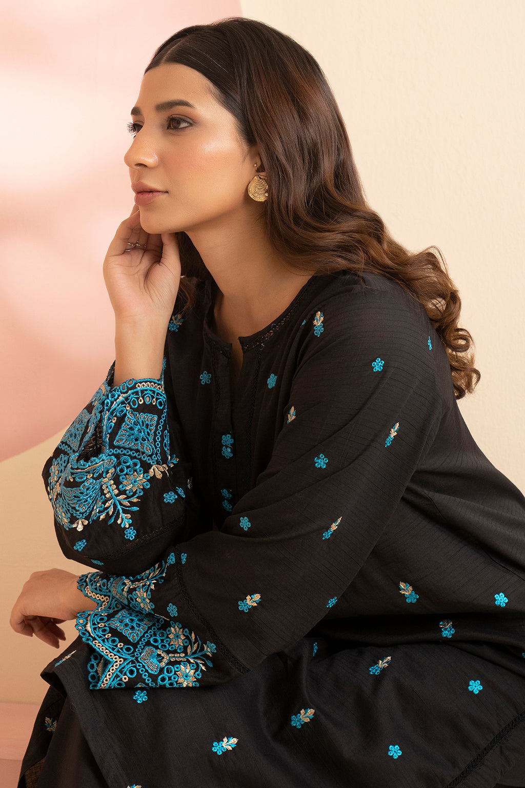 Embroidered Kurta Trouser - 3319