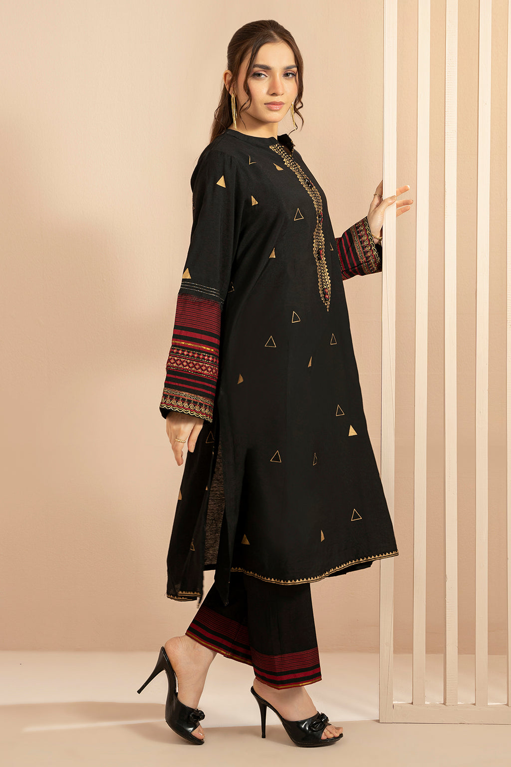 Embroidered Kurta Trouser - 3324