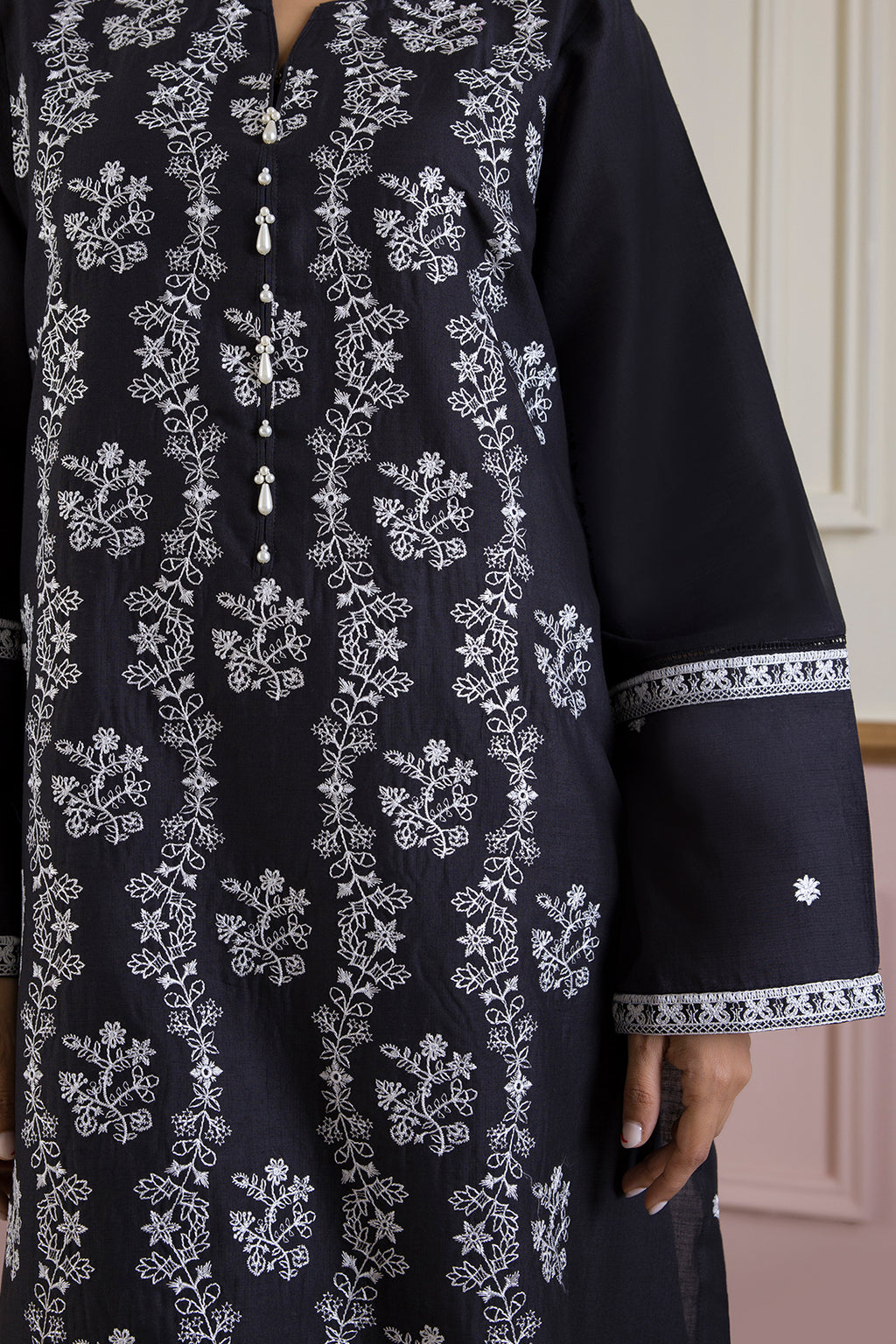 Embroidered Kurta Trouser - 3327
