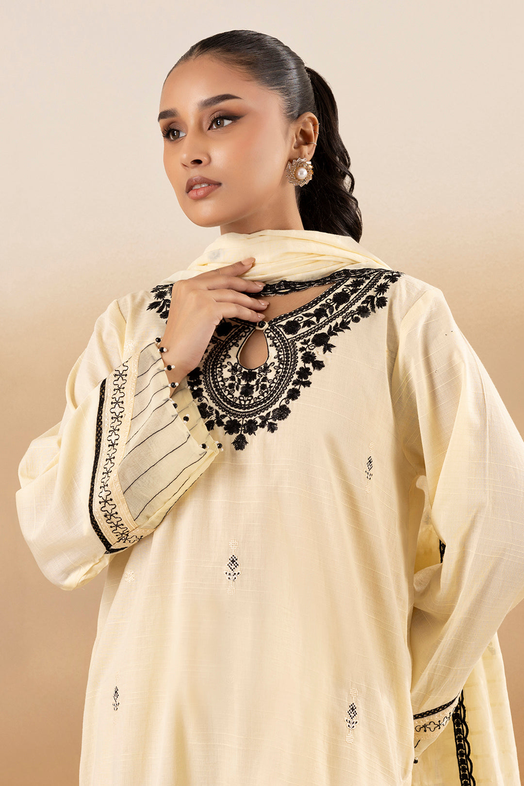 Embroidered Kurta Dupatta Trouser - 3334