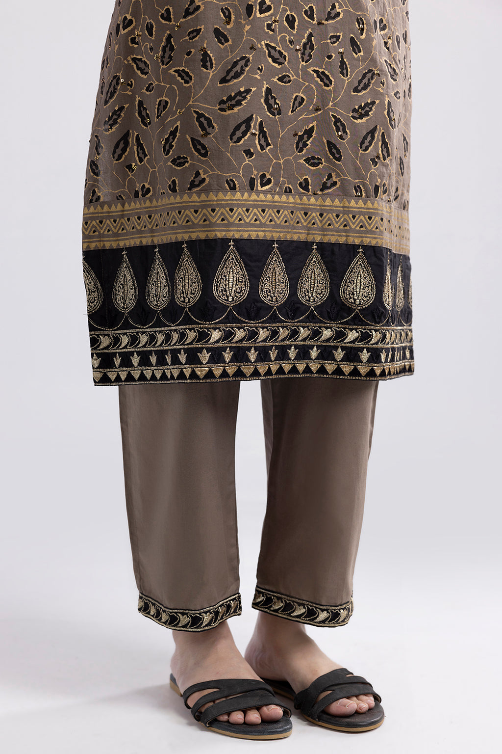 Embroidered Kurta Dupatta Trouser - 3421