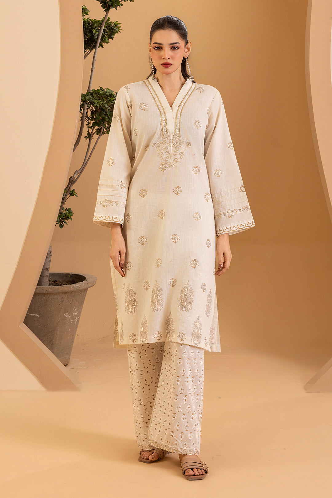 Embroidered Kurta Trouser - 2507