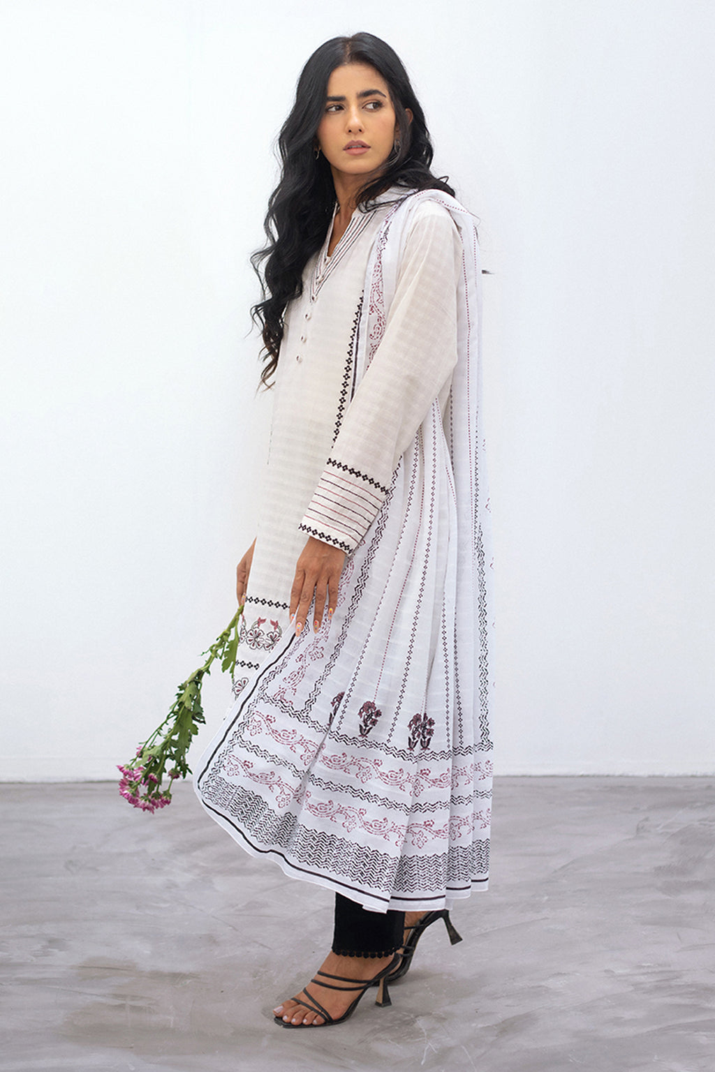 Embroidered Kurta Dupatta - 0442