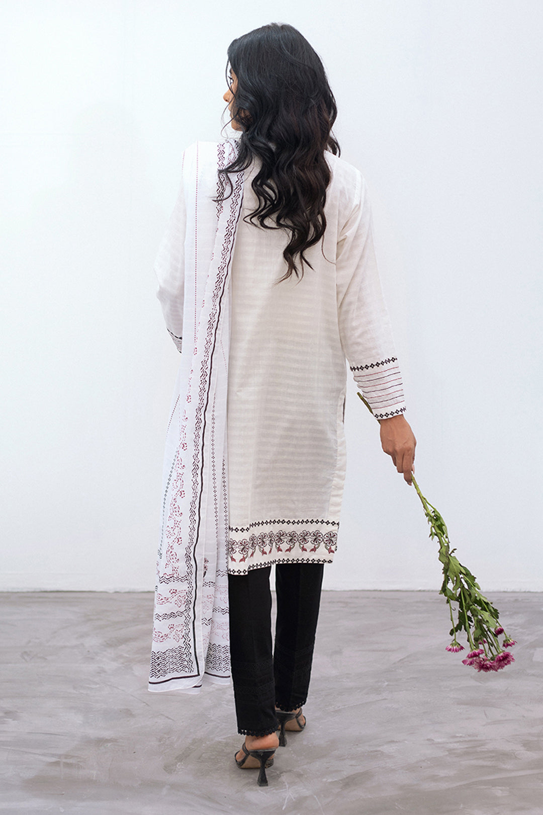 Embroidered Kurta Dupatta - 0442