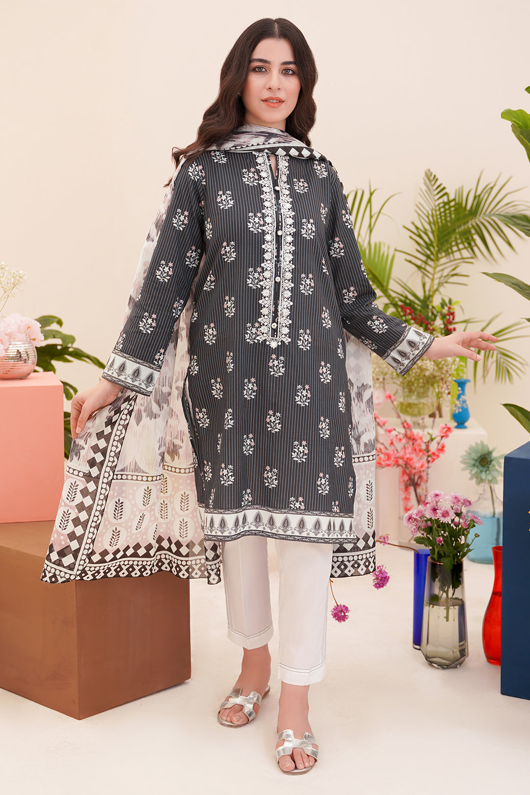 Embroidered Kurta Dupatta - 0553