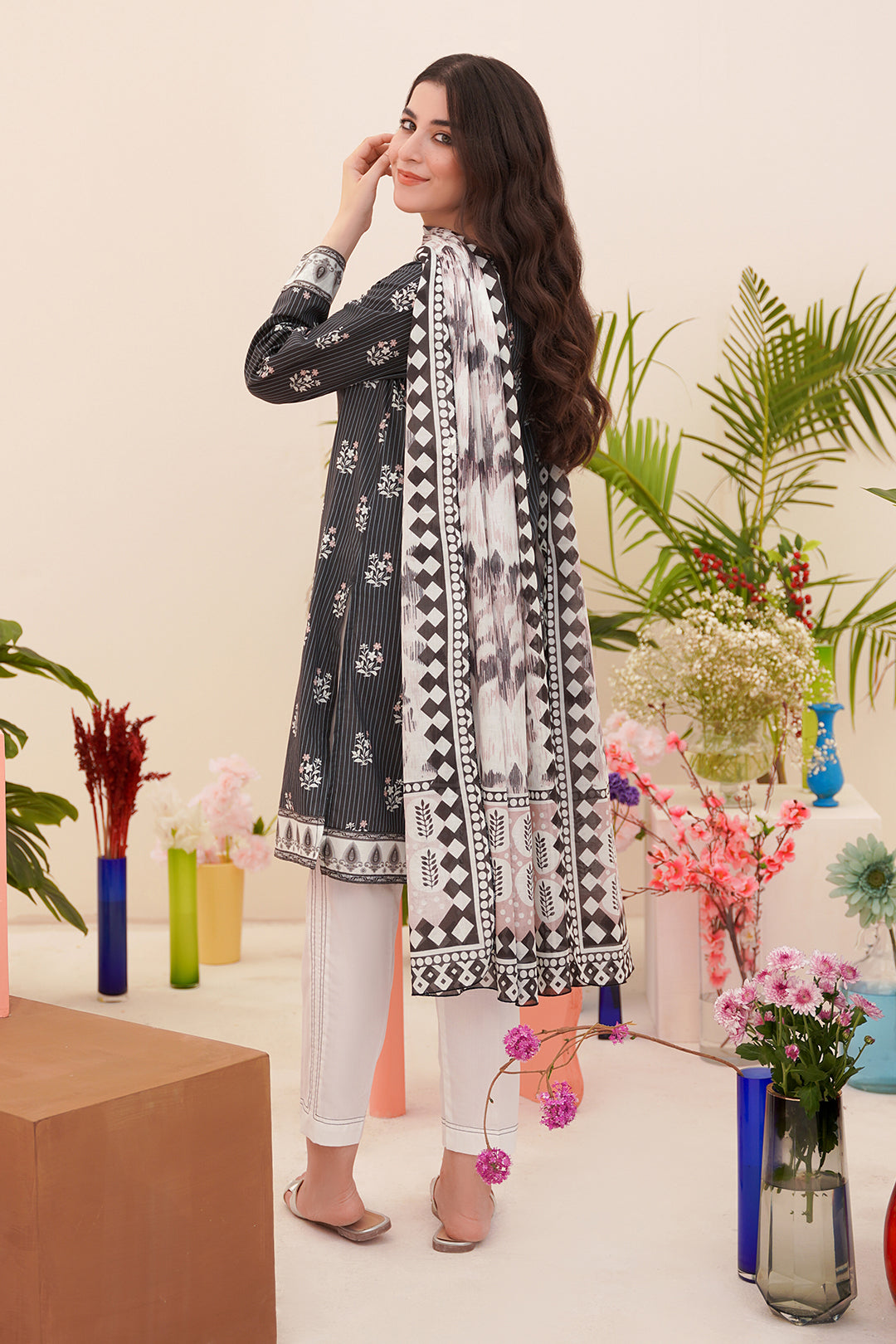 Embroidered Kurta Dupatta - 0553