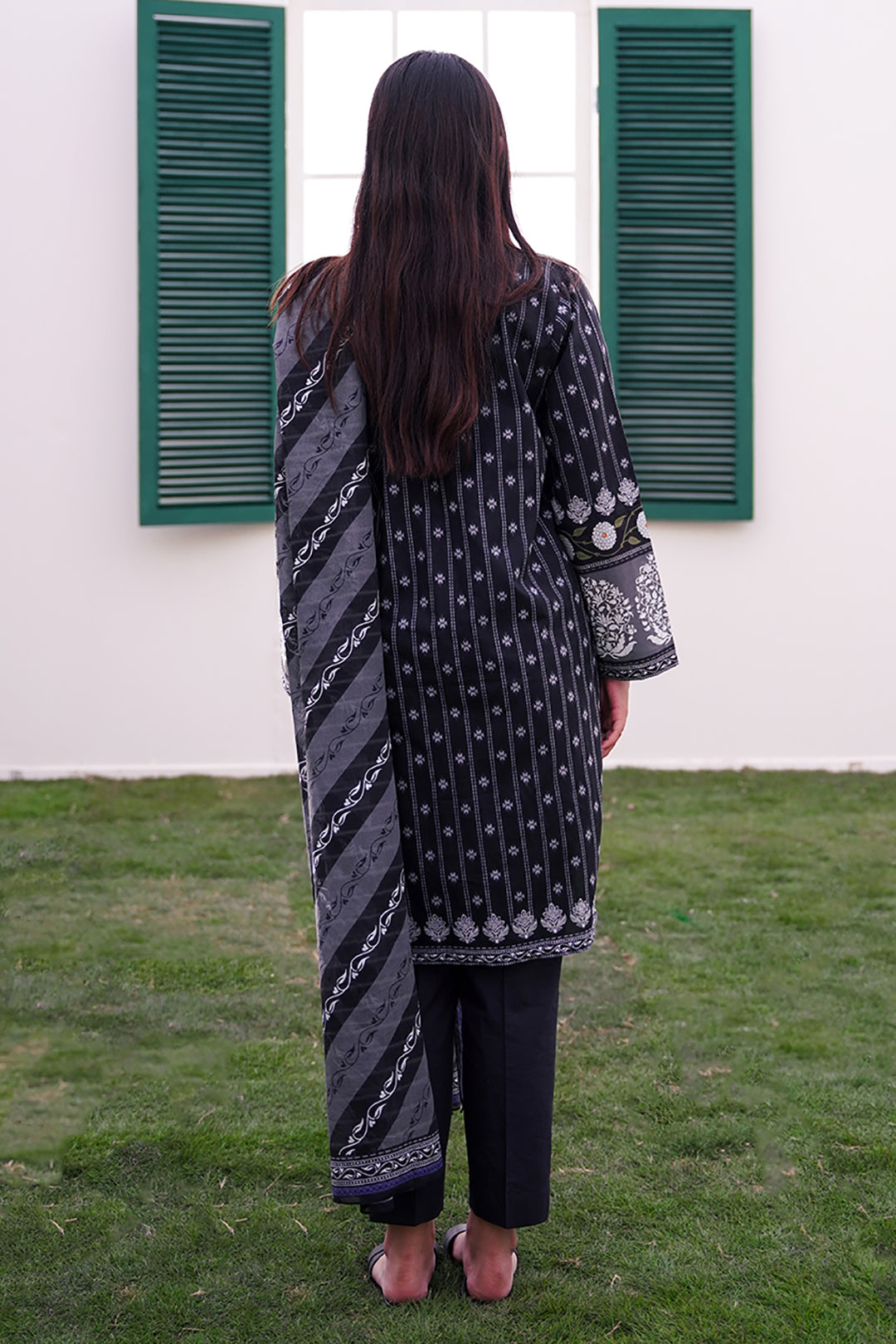 Embroidered Kurta Dupatta - 0636