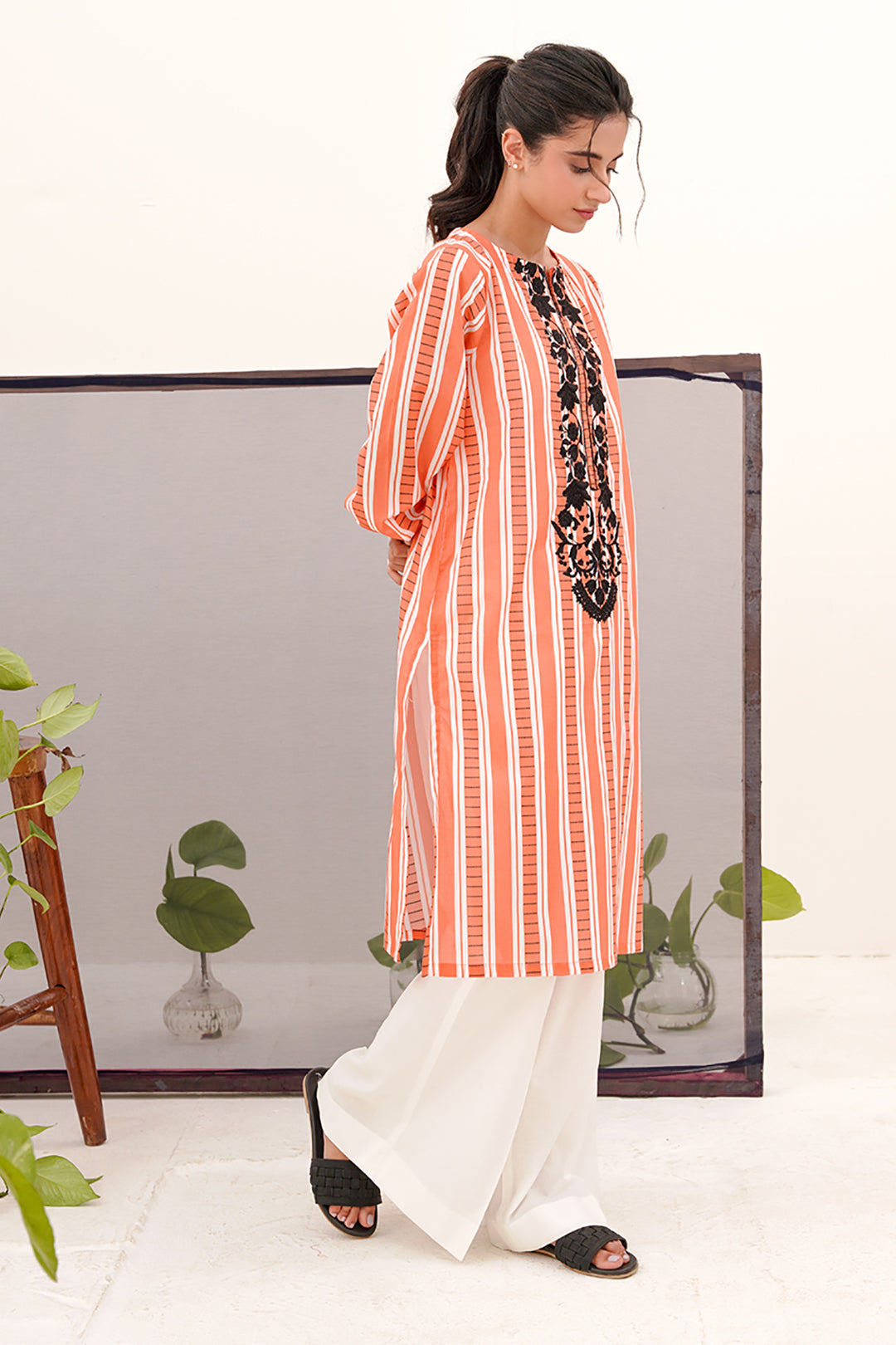 Embroidered Kurta - 0921