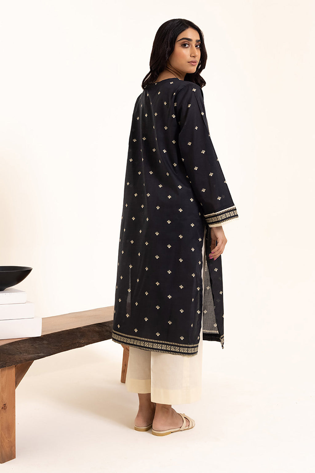 Embroidered Kurta - 1025
