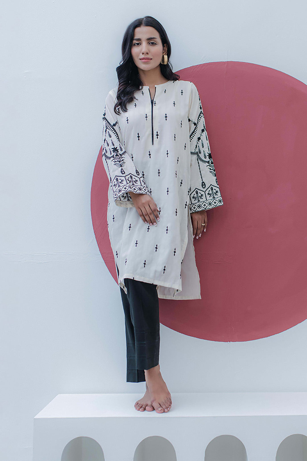 Embroidered Kurta - 1040