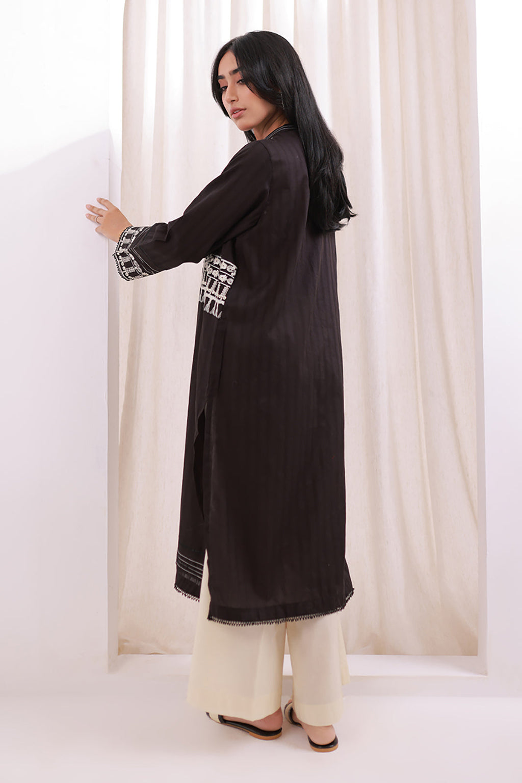 Embroidered Kurta - 1115