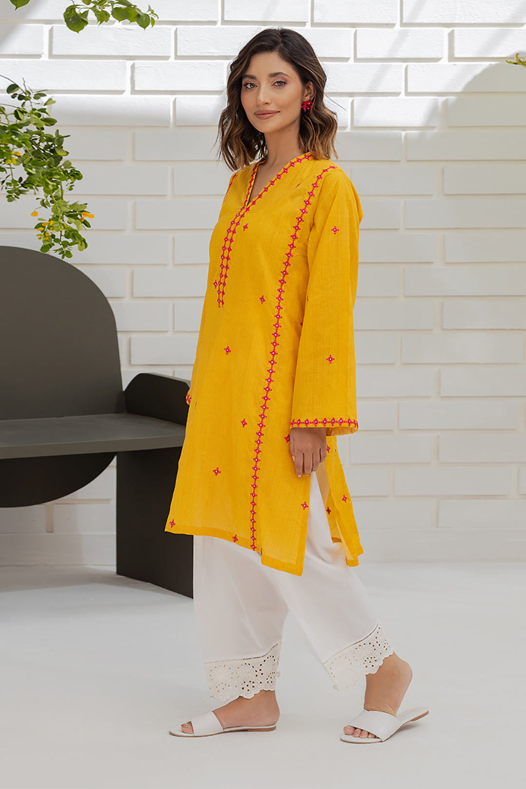 Embroidered Kurta - 1116