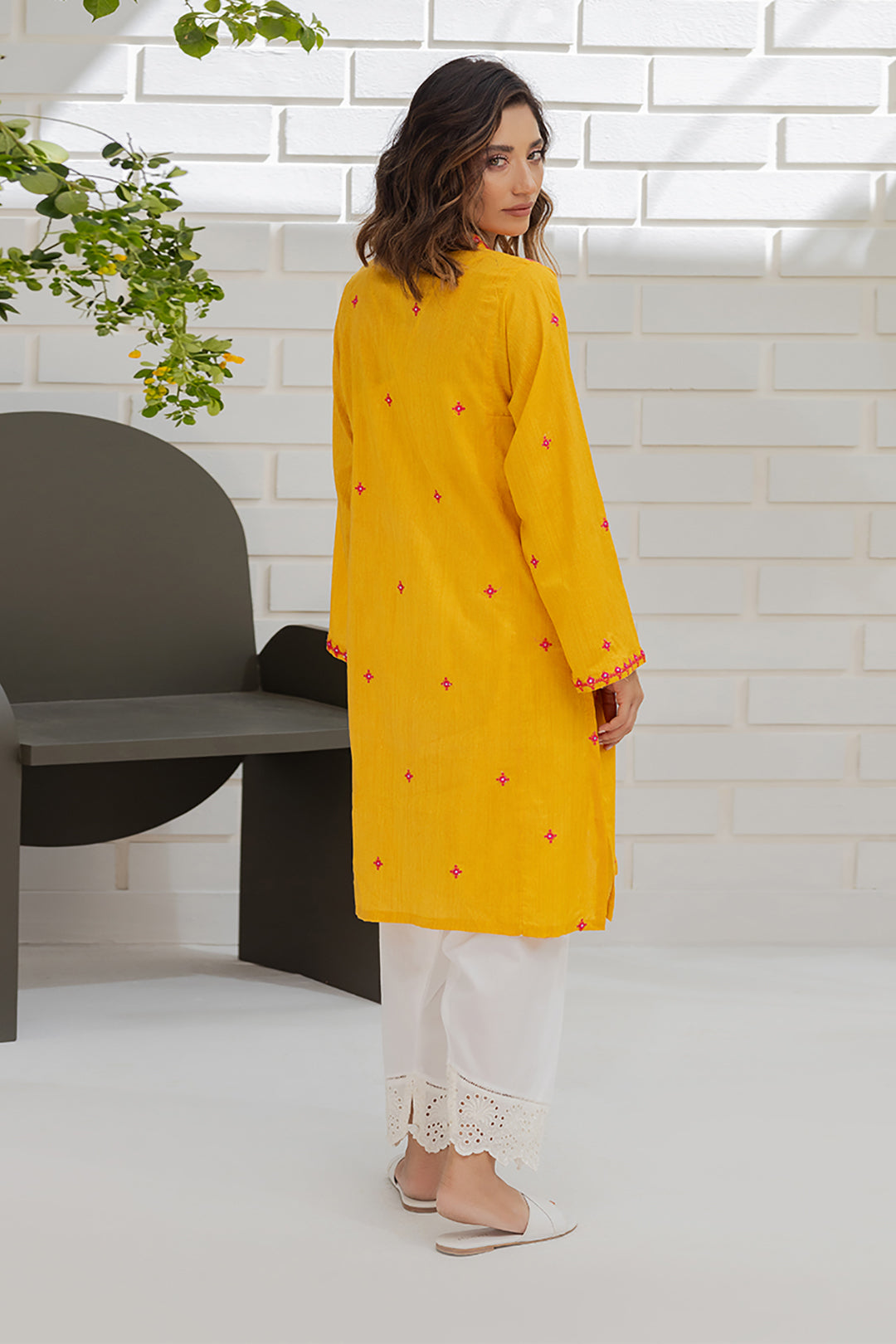 Embroidered Kurta - 1116