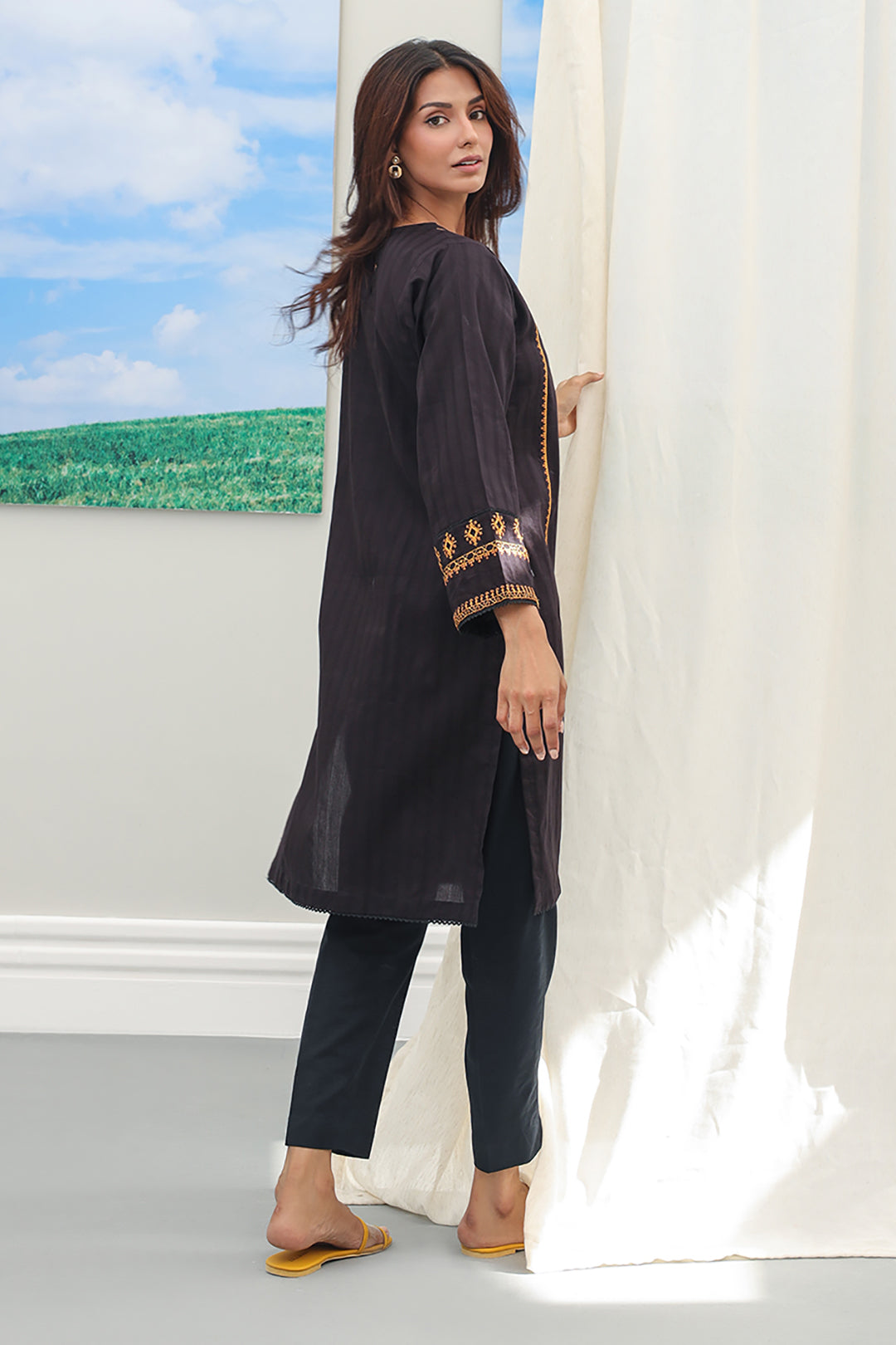 Embroidered Kurta - 1117