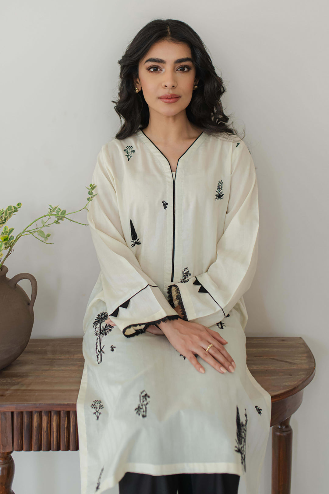 Embroidered Kurta - 1161