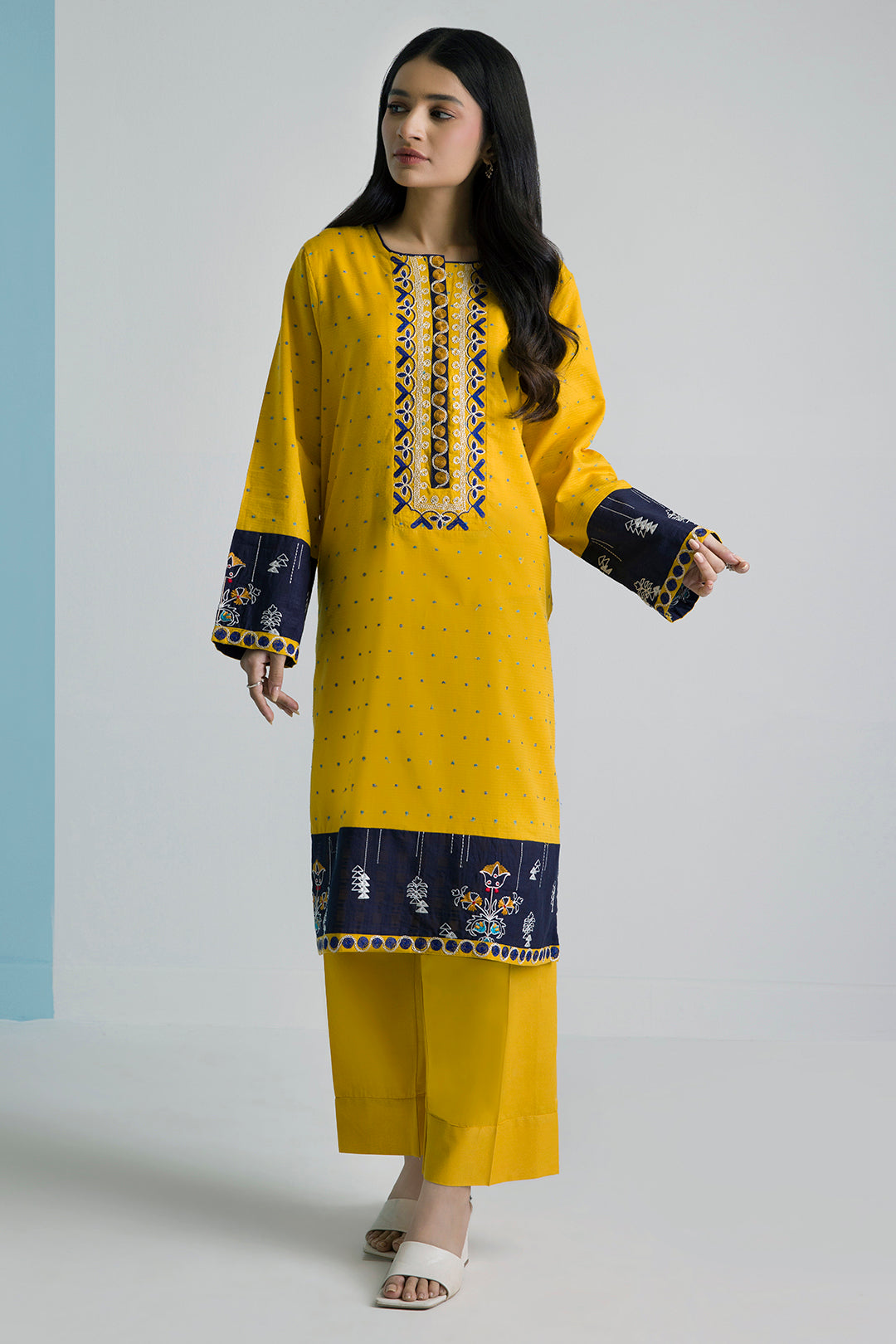 Embroidered Kurta Trouser - 0887