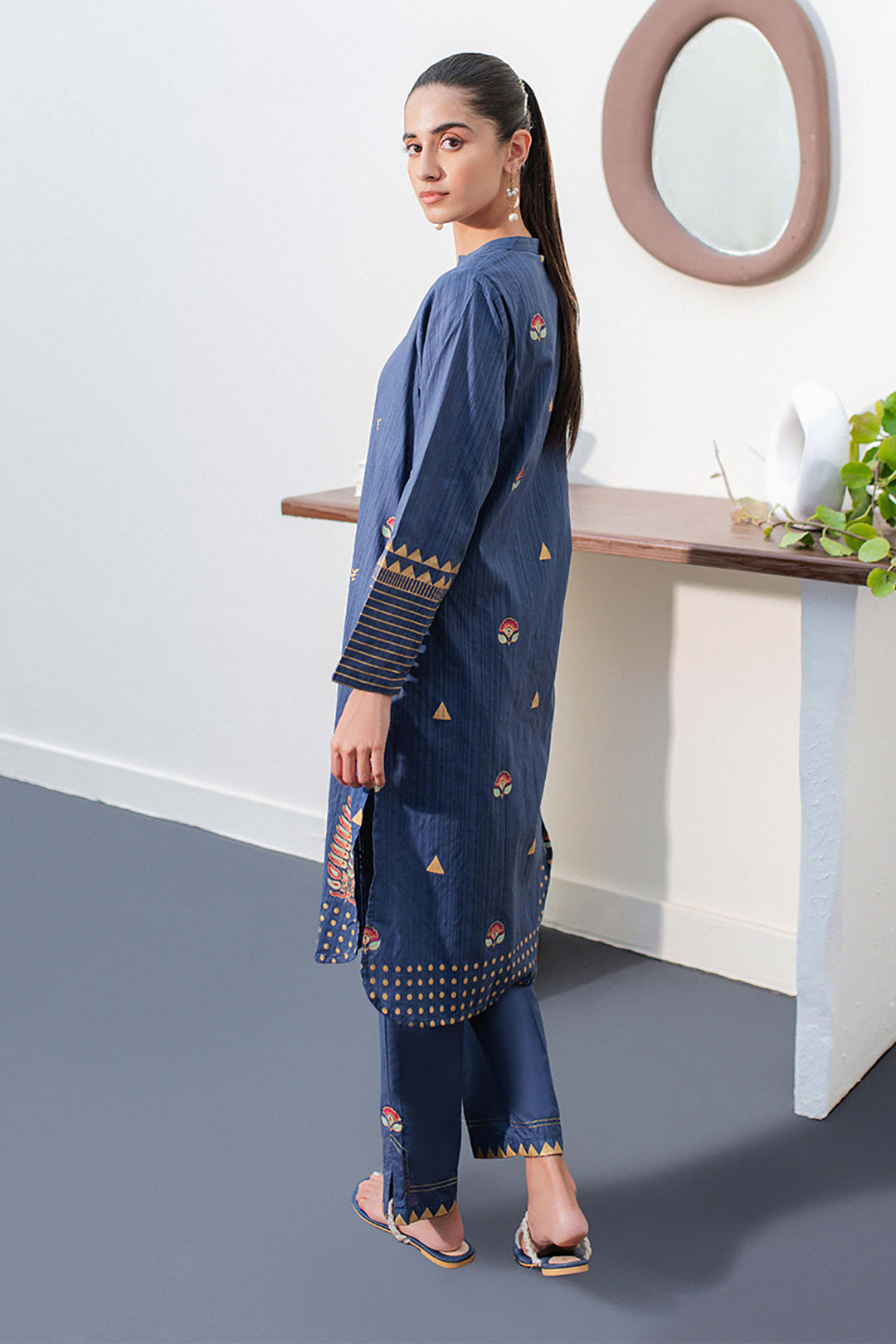 Embroidered Kurta Trouser - 0979