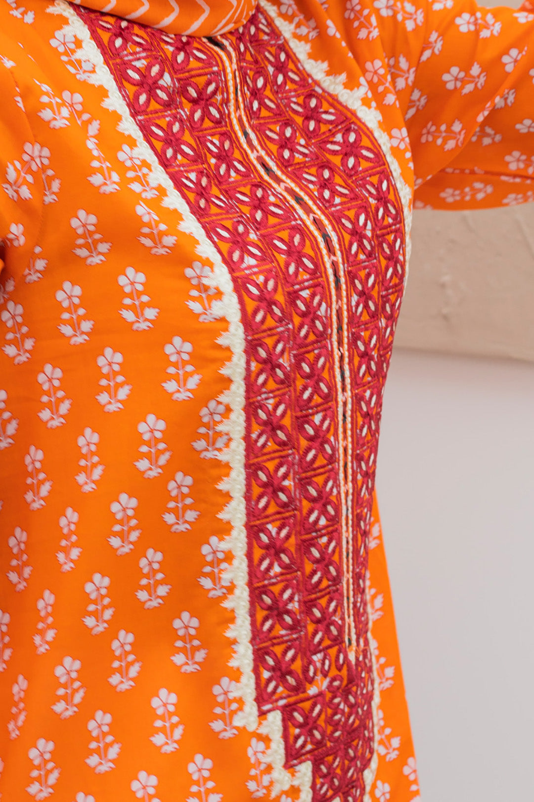 Embroidered Kurta Dupatta - 1068