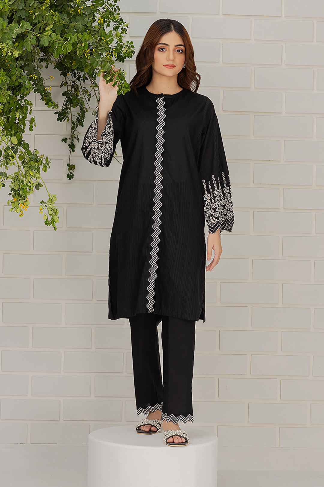 Embroidered Kurta Trouser - 1235