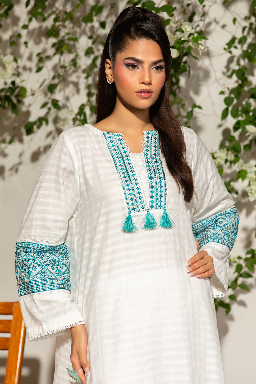 Embroidered Kurta Trouser - 1238