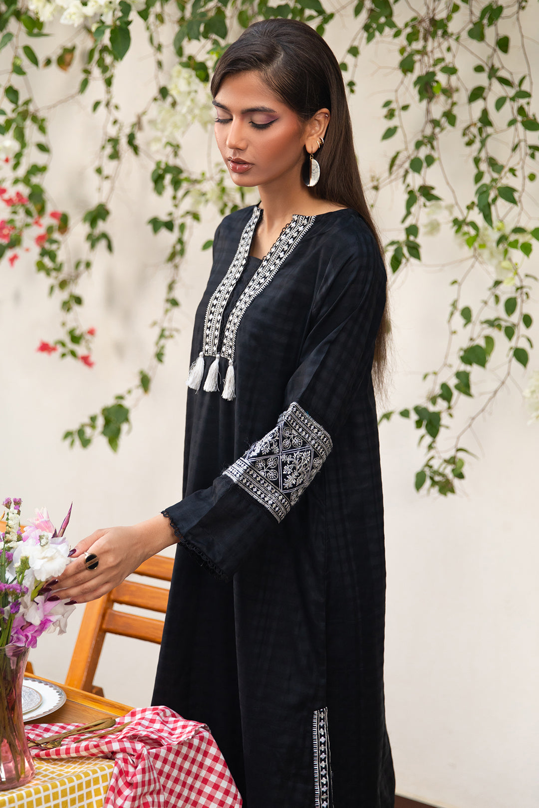 Embroidered Kurta Trouser - 1239