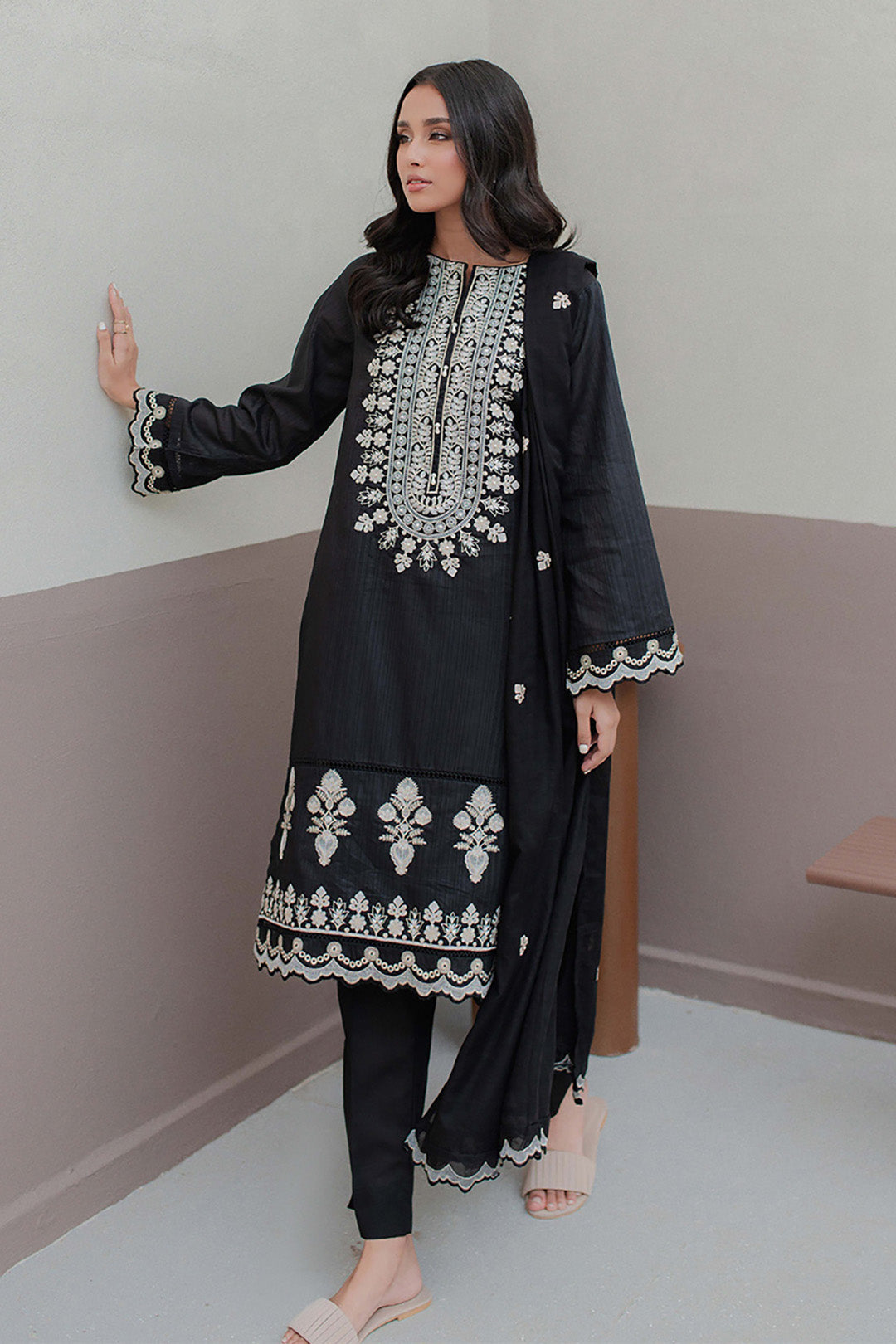 Embroidered Kurta Dupatta Trouser - 0986