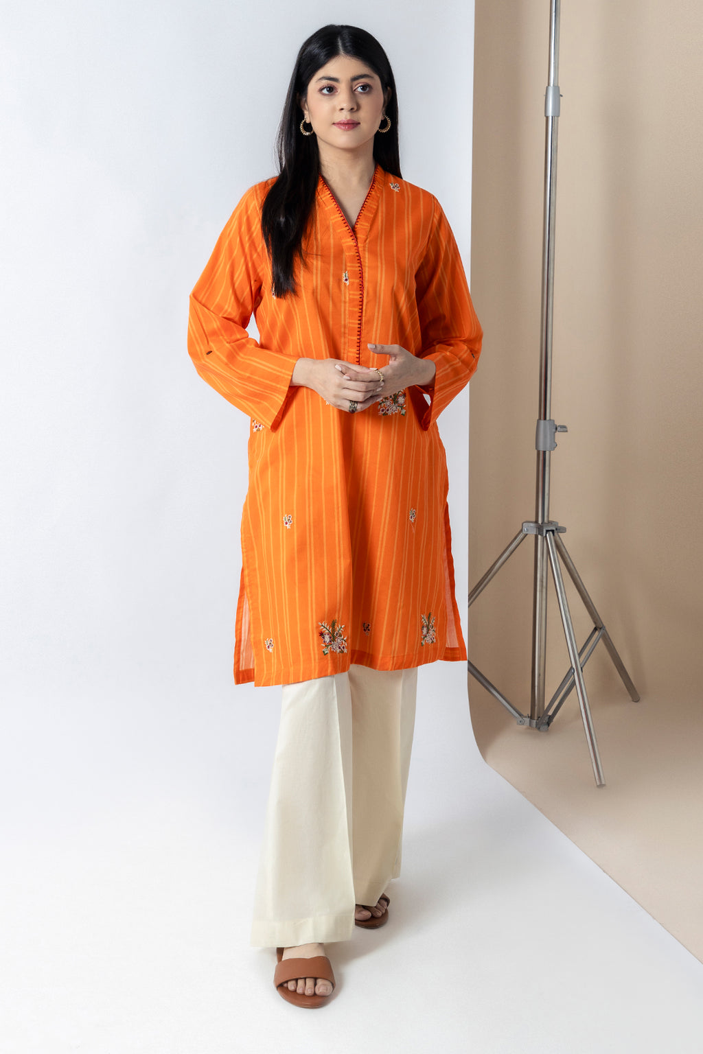 Embroidered Kurta - 1666