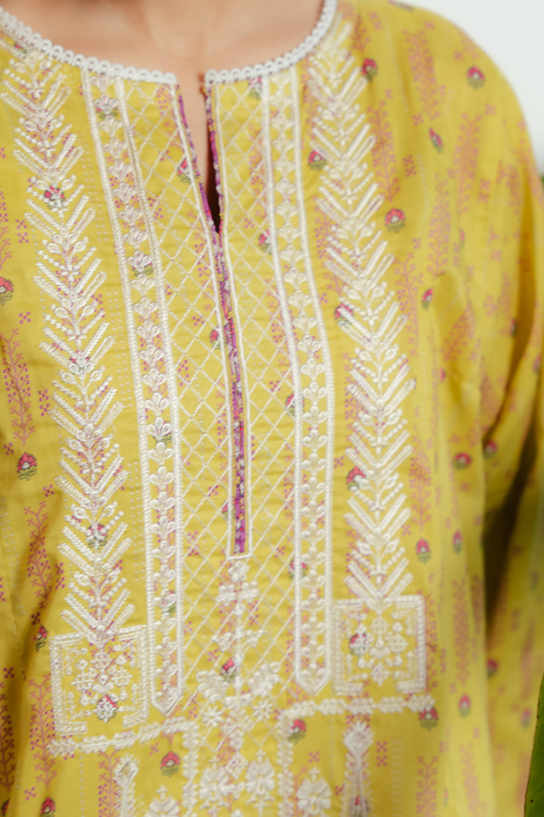 Embroidered Kurta - 1670