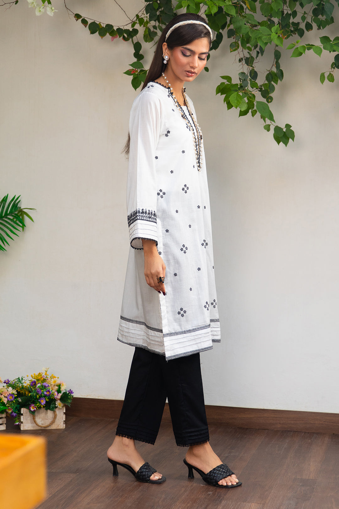 Embroidered Kurta - 1677