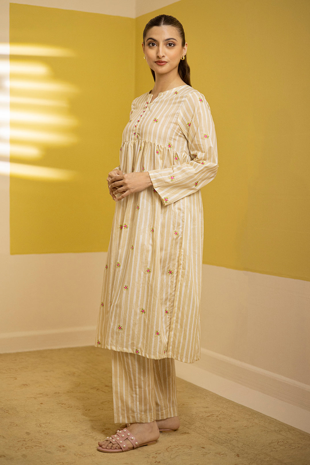 Embroidered Kurta Trouser - 1527