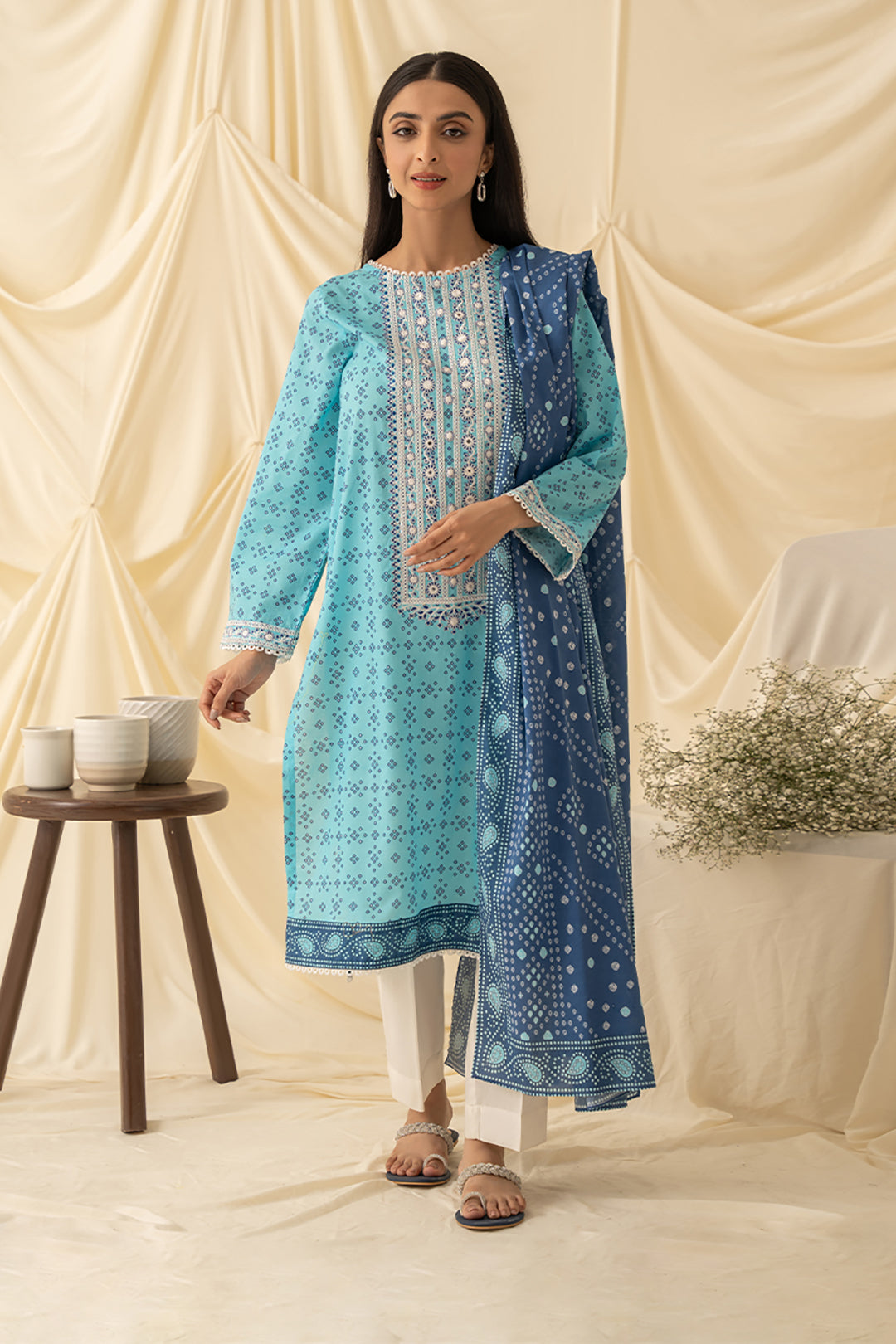 Embroidered Kurta Dupatta - 1711