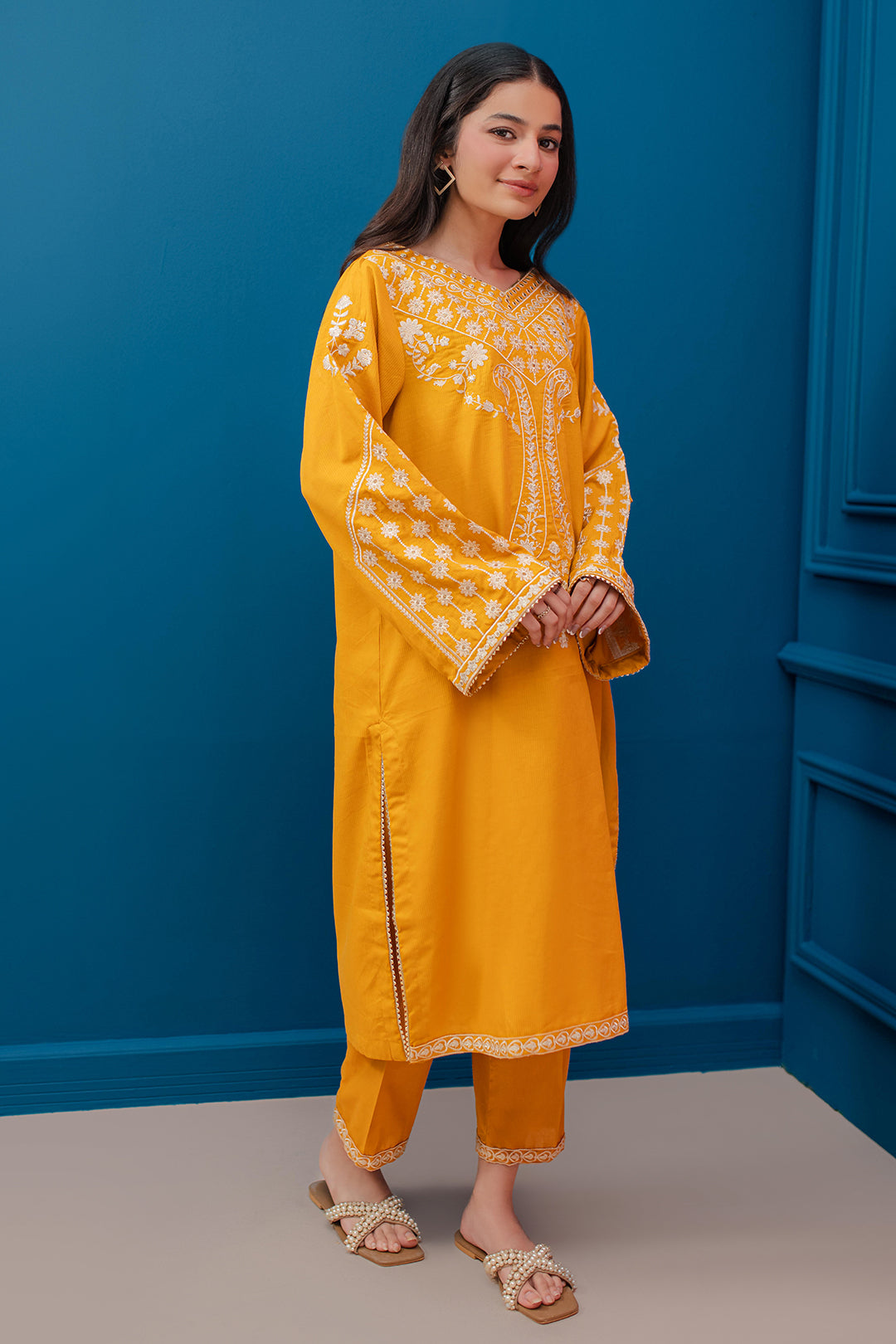 Embroidered Kurta Trouser - 2122