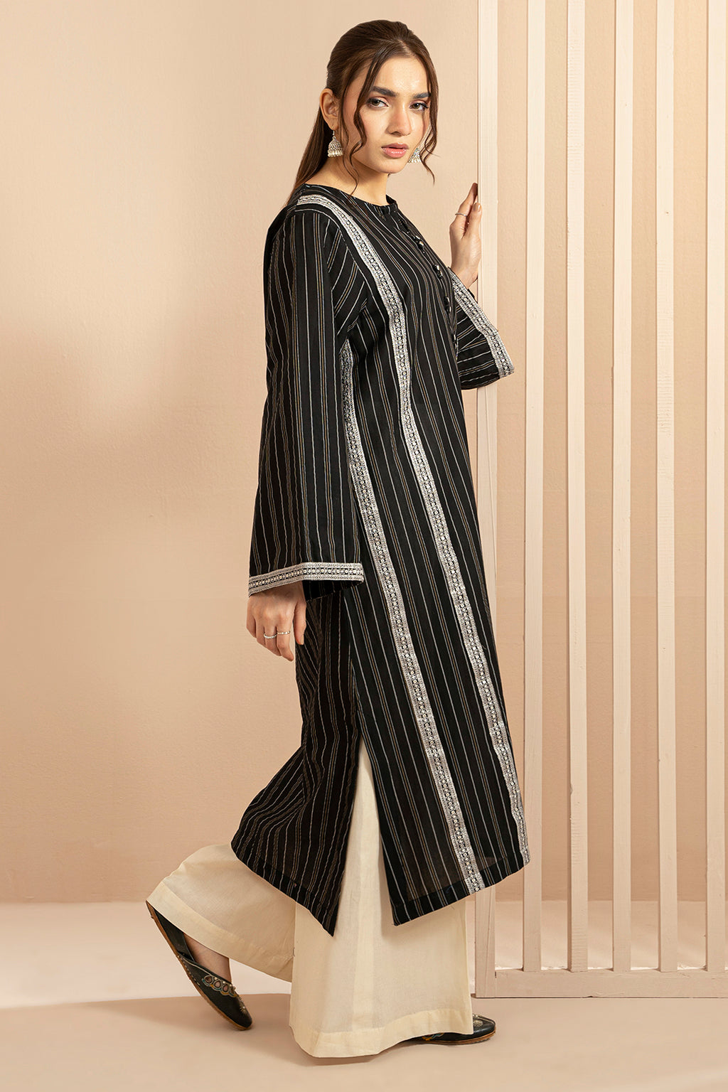 Embroidered Kurta - 2519