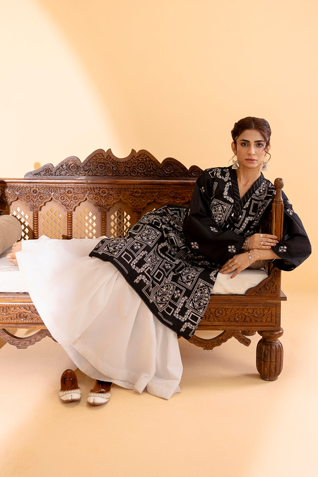 Embroidered Kurta - 2551