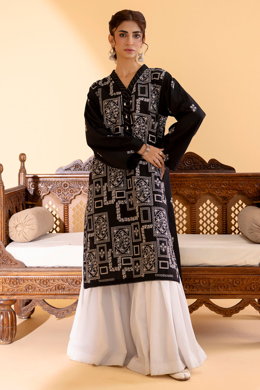 Embroidered Kurta - 2551