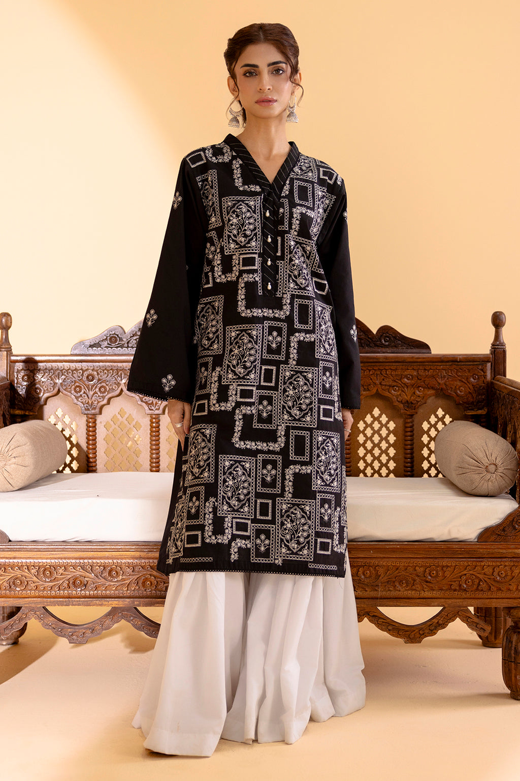 Embroidered Kurta - 2551