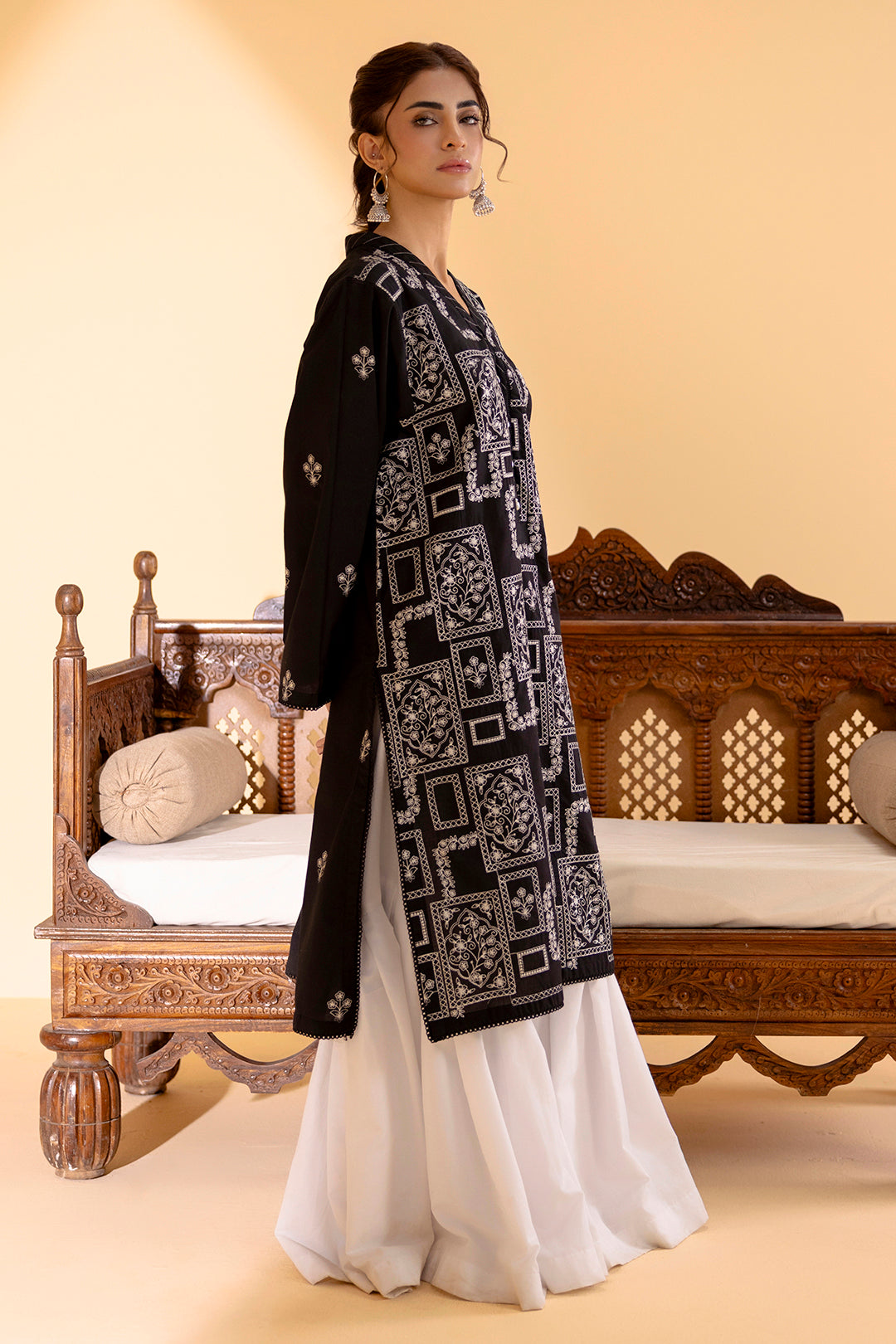 Embroidered Kurta - 2551