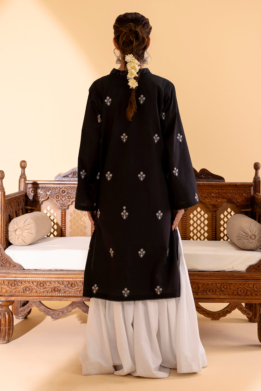 Embroidered Kurta - 2551