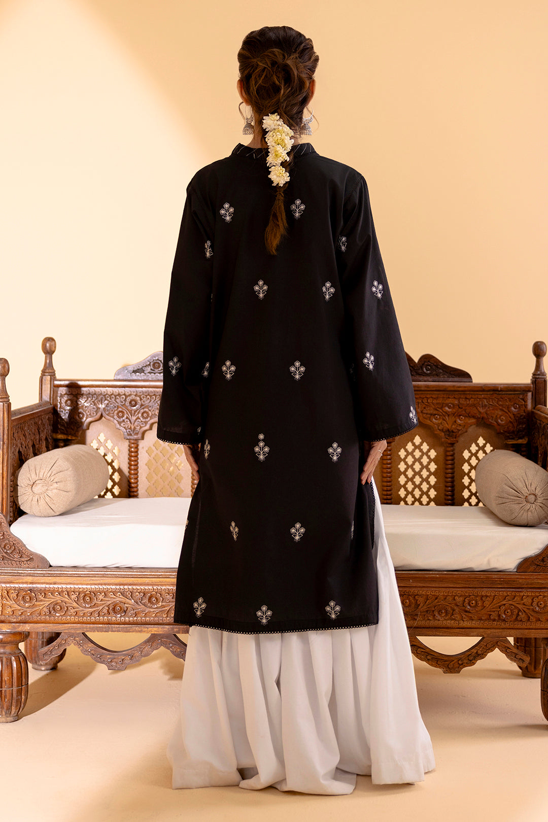 Embroidered Kurta - 2551