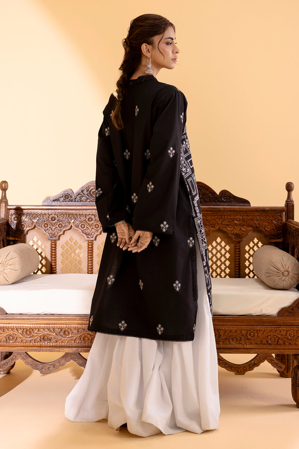Embroidered Kurta - 2551